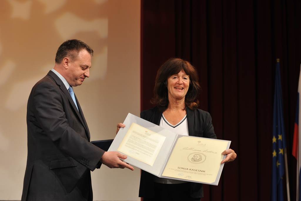 14_04_Nasa_pesem_nagrade_JSKD_Kasesnik_820_foto_Janez_Erze_www